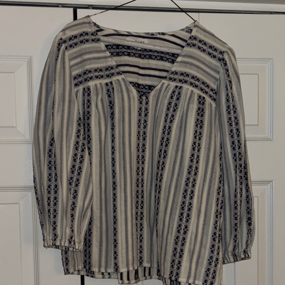 Velvet by Graham & Spencer Navy and Cream Patterned Blouse